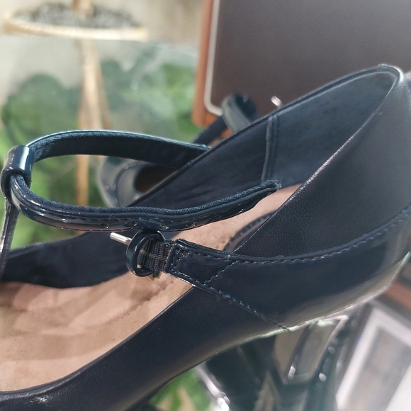 Giani Bernini Women's Sz 5.5M Navy Leather Heels Round Toe T-Strap Mary Jane - Picture 6 of 11